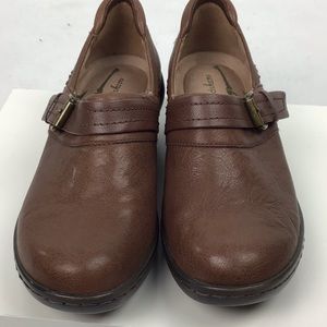 Easy spirit brown slip on shoes